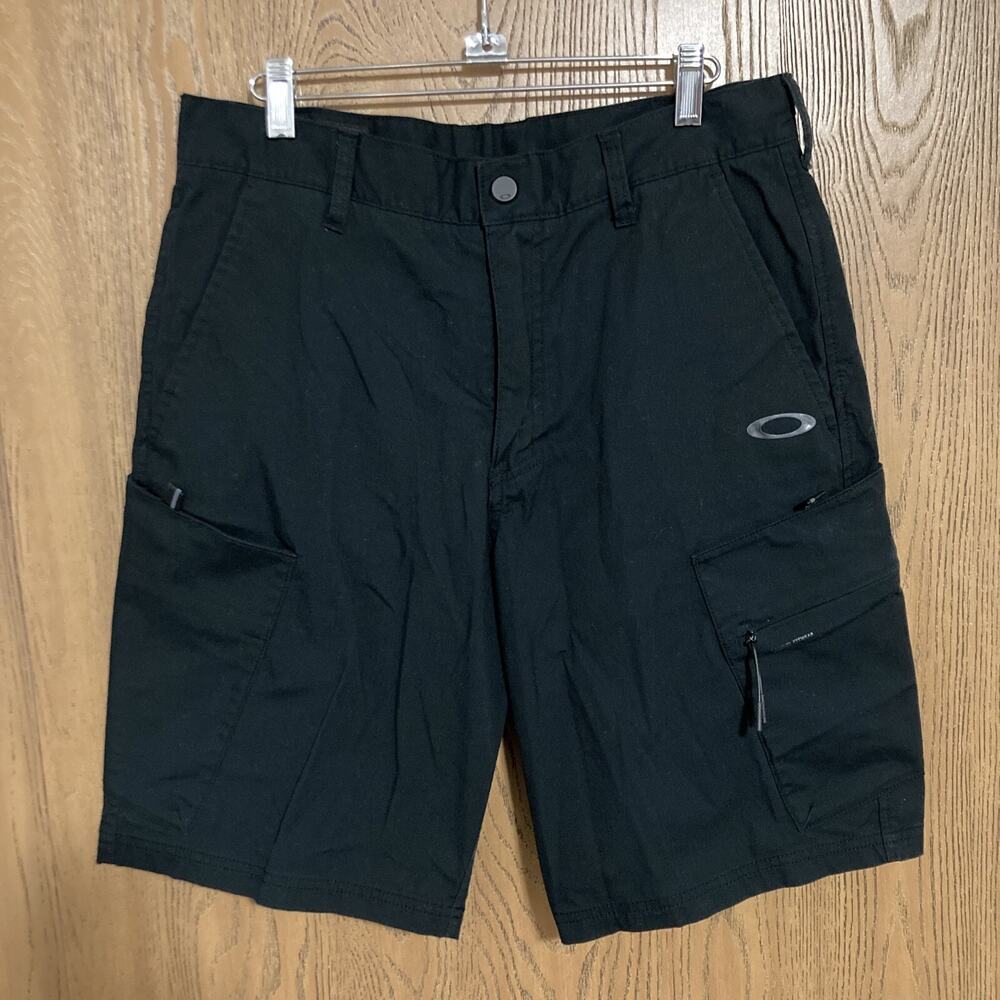 Oakley Flat Front Hybrid Cargo Short Regular Fit Snap Button Zip Pocket Men's 32